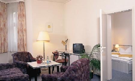 Hotel - Restaurant Kurhaus Klotzsche Dresden Eksteriør bilde